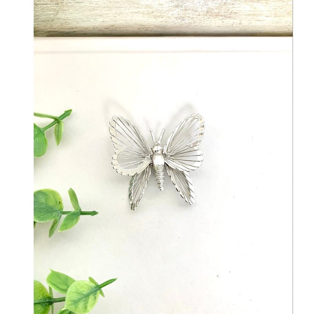 Vintage Monet Butterfly Brooch Silvertone Filigree Pin Signed Nature Jewelry